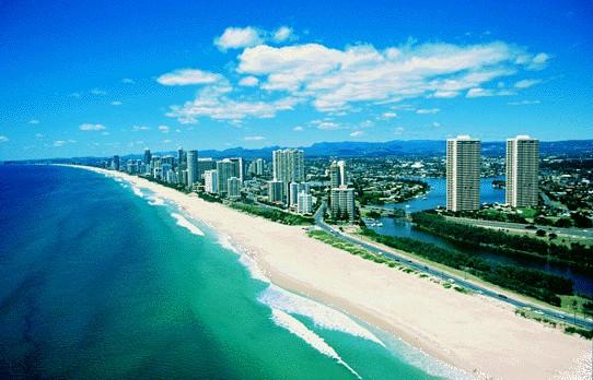 优越的自然条件使黄金海岸成为冲浪者的天堂