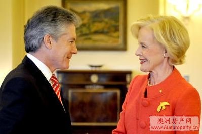 外交部长史密夫宣誓就职兼任贸易部长