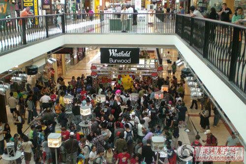 西人的大型卖场,却找不到几个西人