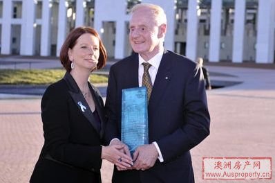 吉拉德与Ron McCallum