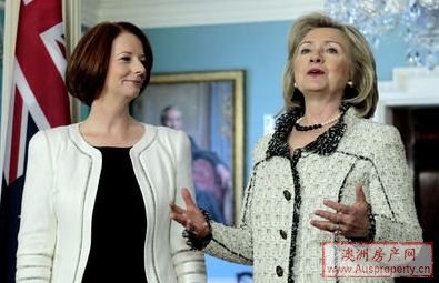 出席国际妇女节活动吉拉德赞扬希拉里