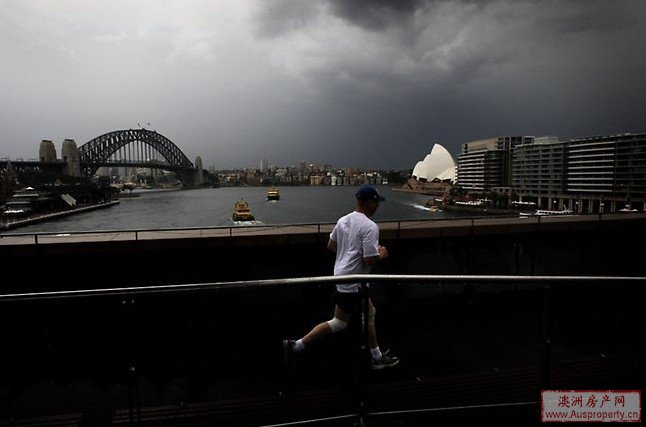雷暴雨持续 悉尼半小时降温12度