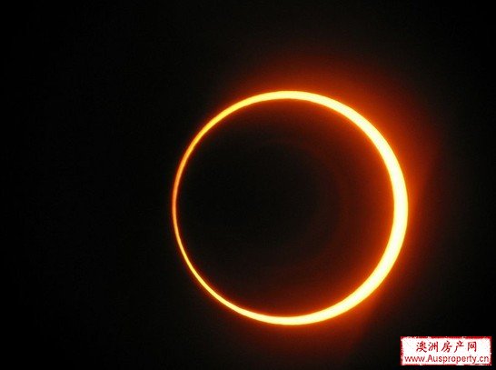 2005年10月3日&ldquo;带食而出&rdquo;奇观 版权:美国Kitt峰天文台