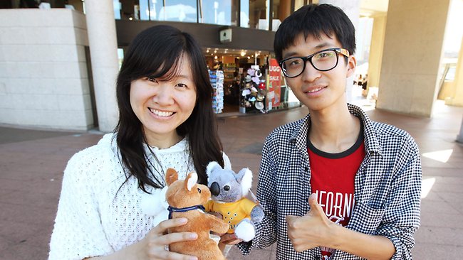 中国游客狂购"中国制造"澳洲纪念品回国 中国游客狂购"中国制造"澳洲纪念品回国