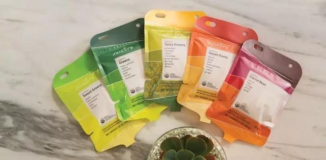 他靠一台榨汁机诈骗8个亿，谷歌、科比都中招，网友也被惹毛