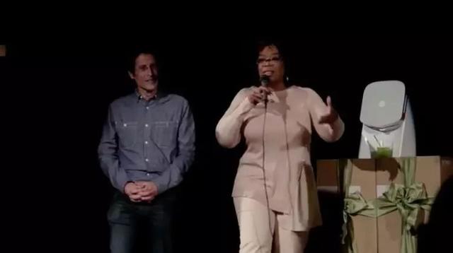 他靠一台榨汁机诈骗8个亿，谷歌、科比都中招，网友也被惹毛