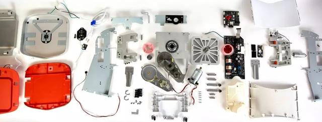 他靠一台榨汁机诈骗8个亿，谷歌、科比都中招，网友也被惹毛