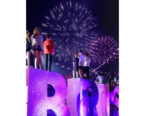 美哭了！布里斯班Sunsuper Riverfire烟花秀点亮夜空（组图）