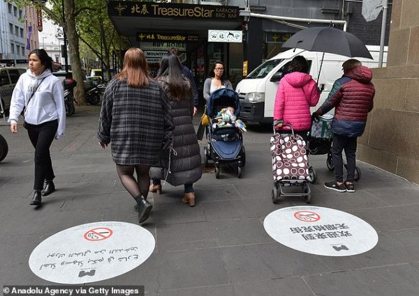 19482584-7553583-Smoking_bans_came_into_affect_in_Bourke_Street_mall_as_of_Octobe-a-2_1570618800083.jpg,0