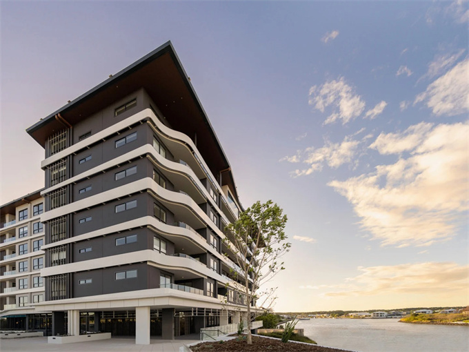  黄金海岸高档郊区退休公 