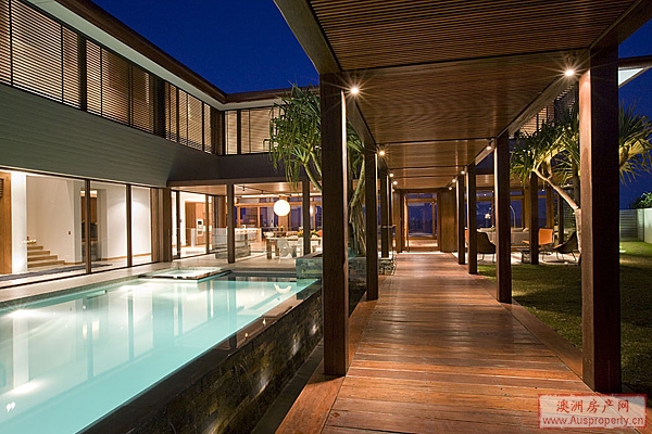 上面两图都为Bruce Mathieson千万豪宅内部