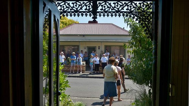 墨尔本房产市场信心高扬 拍卖清除率高达71% 墨尔本房产市场信心高扬 拍卖清除率高达71%