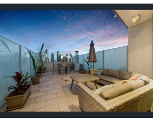 墨尔本精品公寓1407/555 Flinders Street