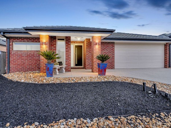 Hartney-Ave-mickleham-house-ext.jpg,0