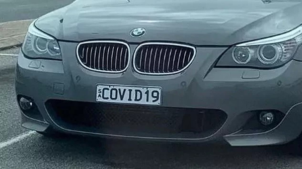 COVID-19车牌神秘宝马，在疫情前已注册，停阿德莱德机场数月